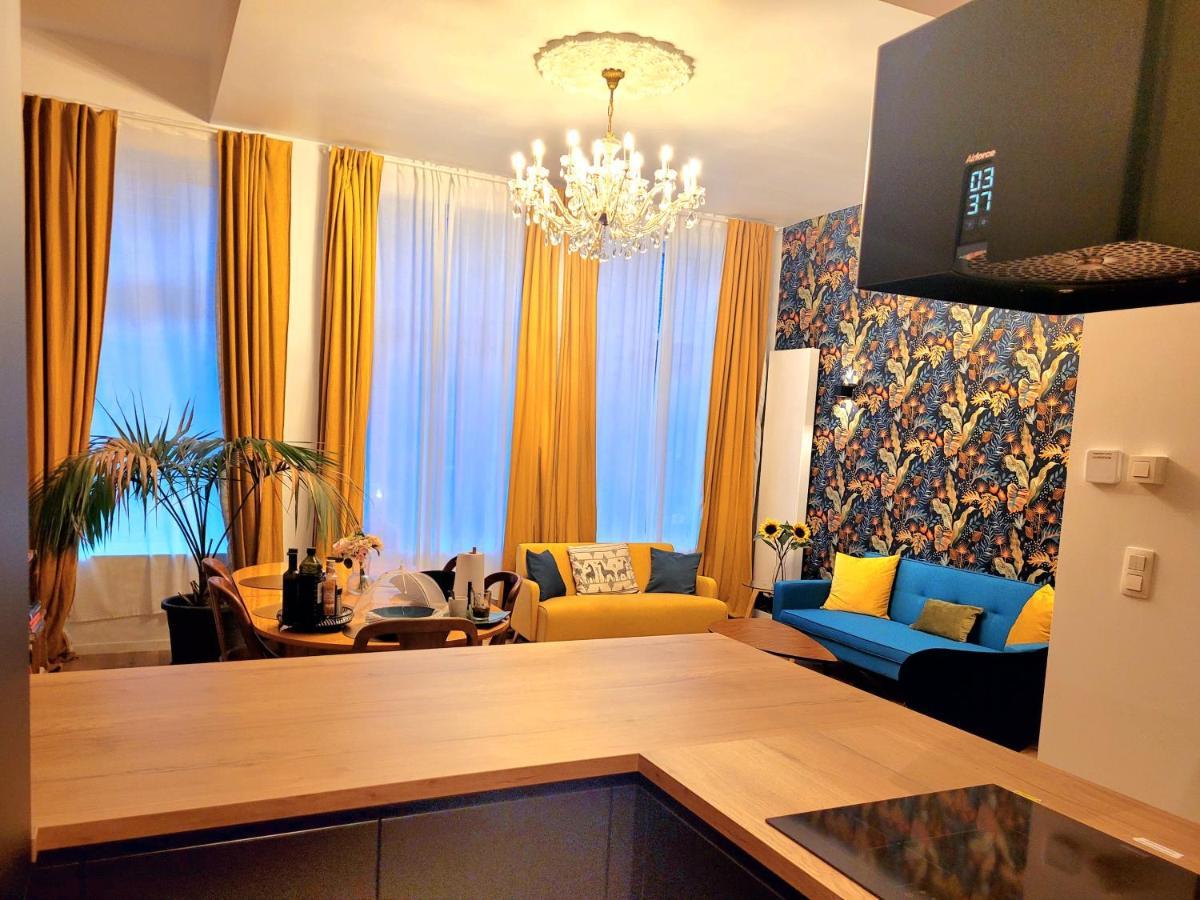 Brand New Iris Room With Private Bathroom And Balcony Брюссель Экстерьер фото